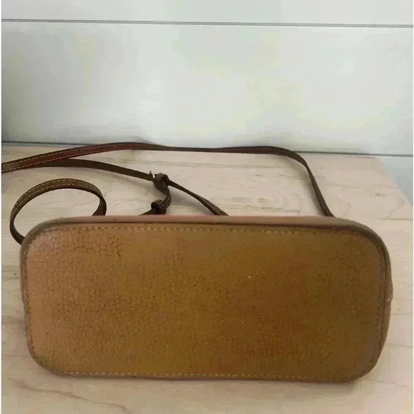 Dooney & Bourke Brown Pebbled Leather Suki Crossbody Purse - Picture 5 of 13